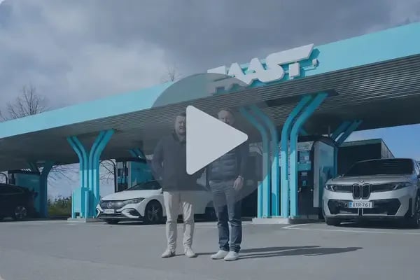 Faast customer story video with play button