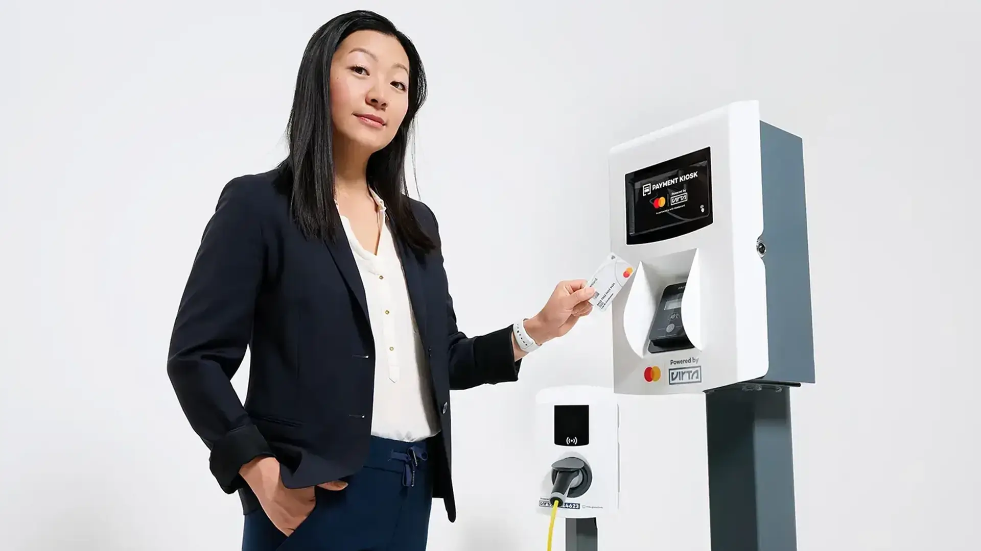 I partnerskap med Mastercard och Worldpay from FIS, lanserar Virta nu Payment Kiosk, en ny standard för säker och pålitlig kortbetalning vid utomhusladdning av elbilar
