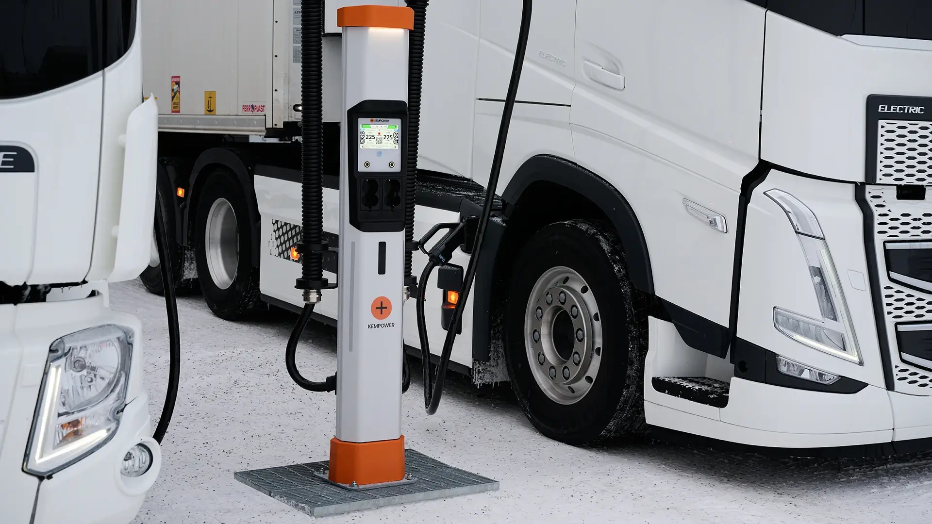 Electric semi truck ultra fast charging at depot