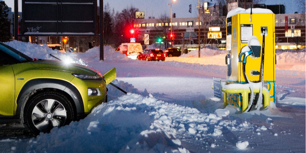 Electric vehicle driving in sub-zero temperatures